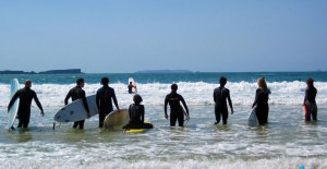 surfanje-na-valovima-portugal